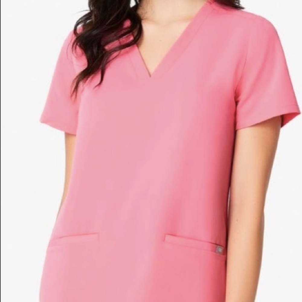 FIGS Women’s Neon Pink Scrubs Bundle
